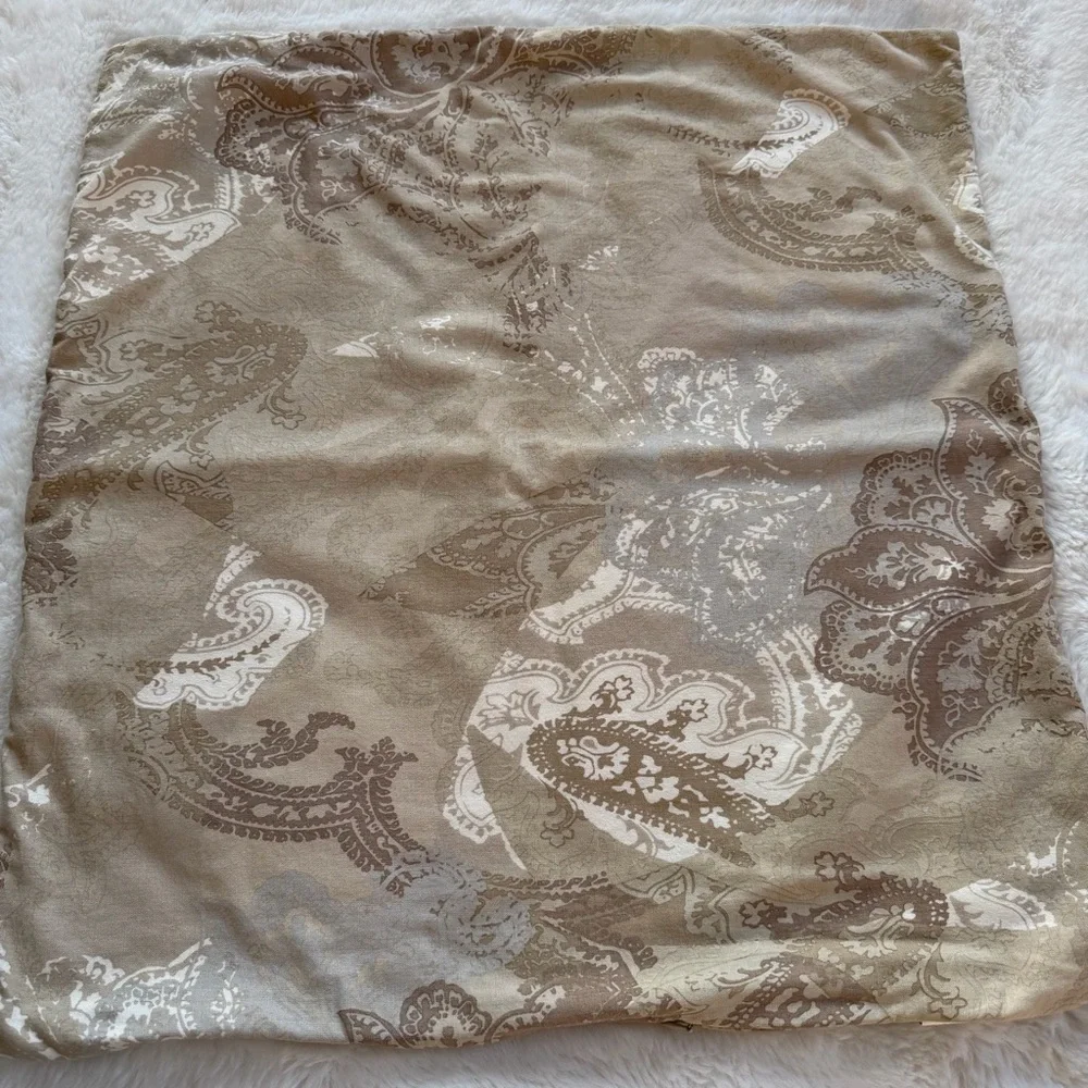 Pottery Barn Willow Paisley Pillow Cover 24” x 24” Neutral Cotton Linen